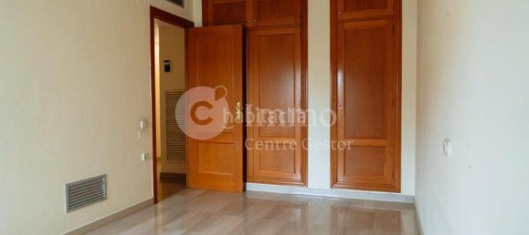 5 bedrooms Duplex in Lleida, Spain No. 159011 10