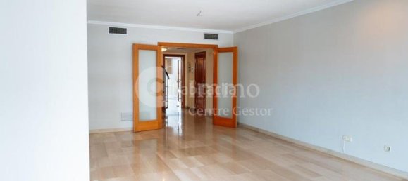 5 bedrooms Duplex in Lleida, Spain No. 159011 3