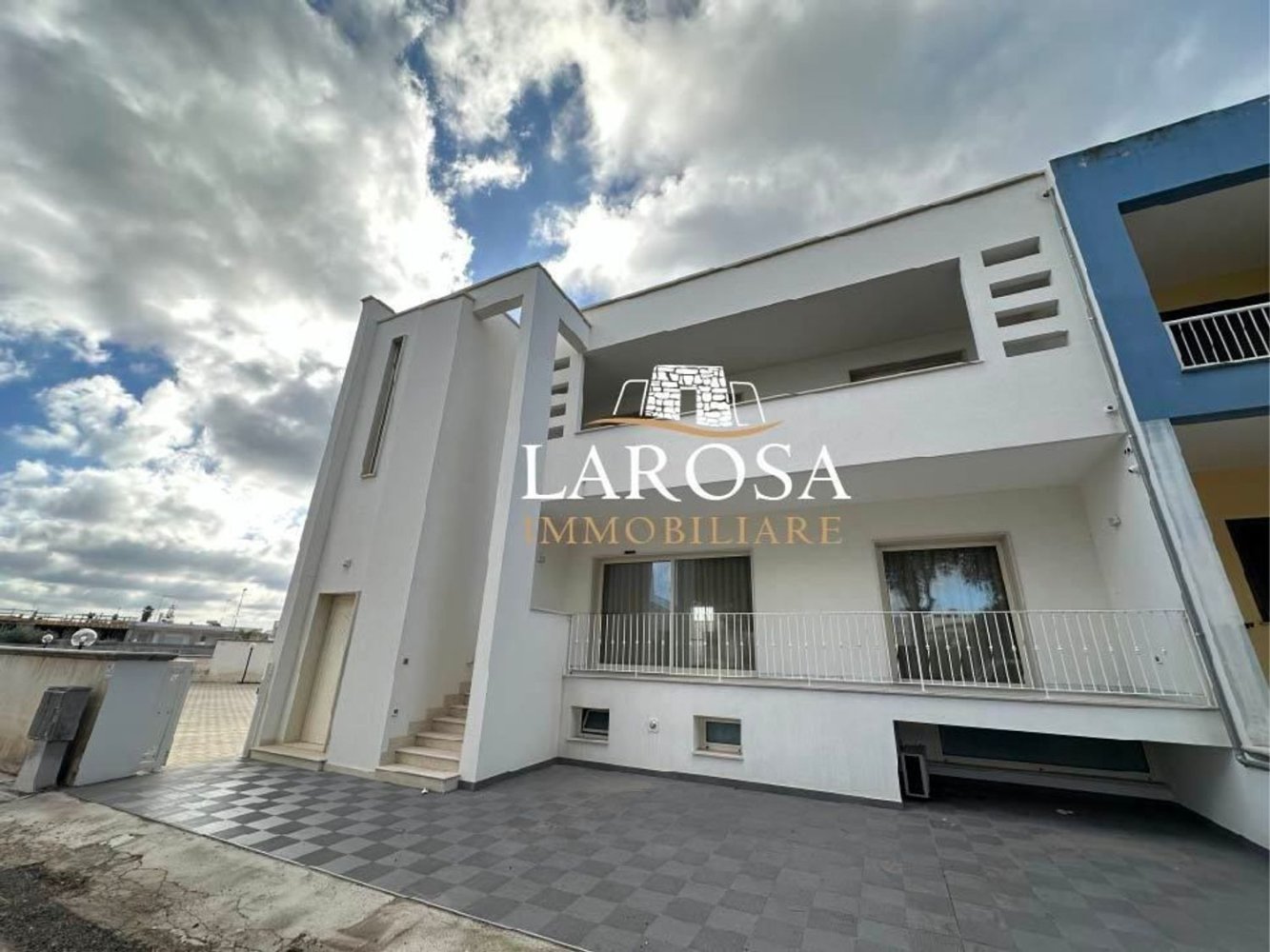 Propriété commerciale à Melendugno, Italy 408m² No. 144402