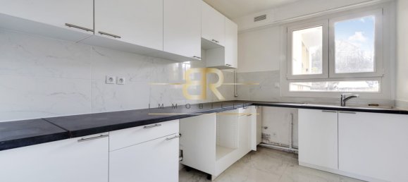 3 bedrooms Apartment in Saint-Cloud, France No. 166434 6