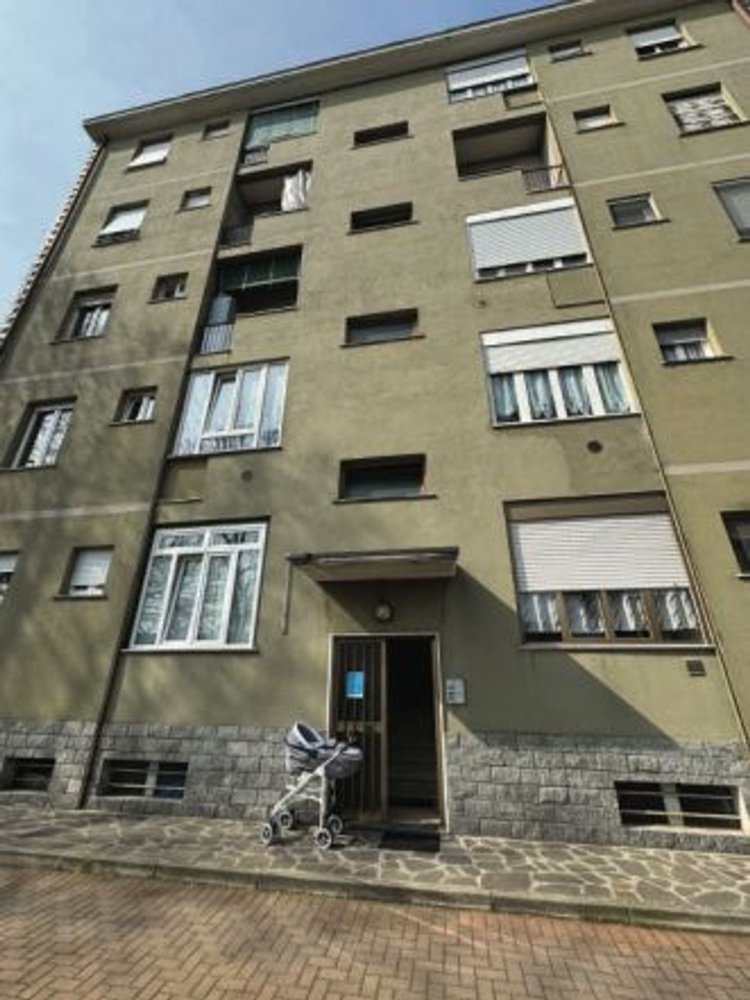 3 rooms Apartment in Cormano, Italy No. 215849