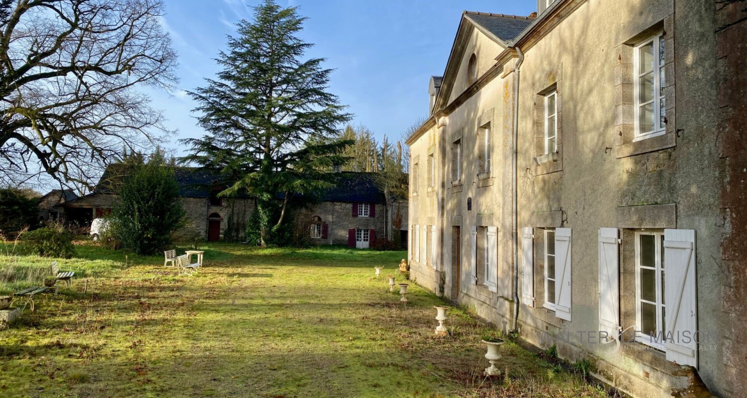12 bedrooms Castles in Ploermel, France No. 297756