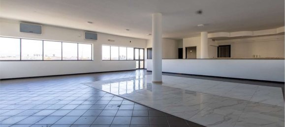 370m² Building in Cagliari, Italy No. 257981 12