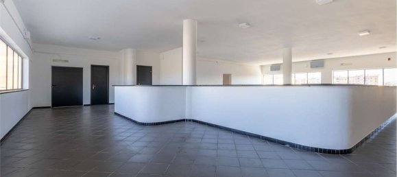 370m² Building in Cagliari, Italy No. 257981 20