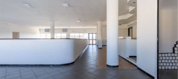 370m² Building in Cagliari, Italy No. 257981 23