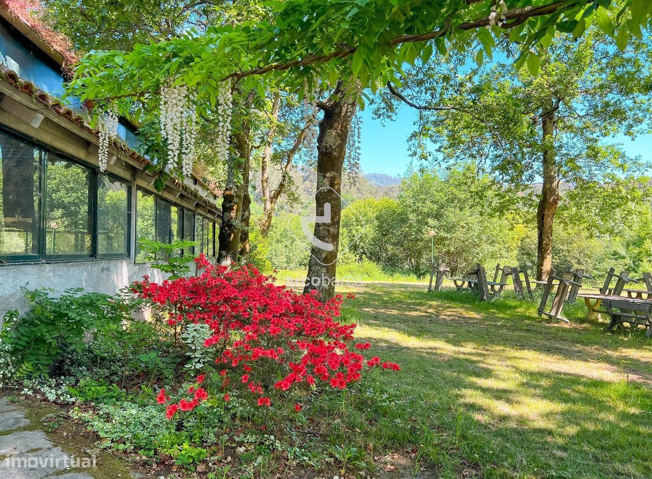 706m² Commercial property in Ponte de Lima, Portugal No. 211946