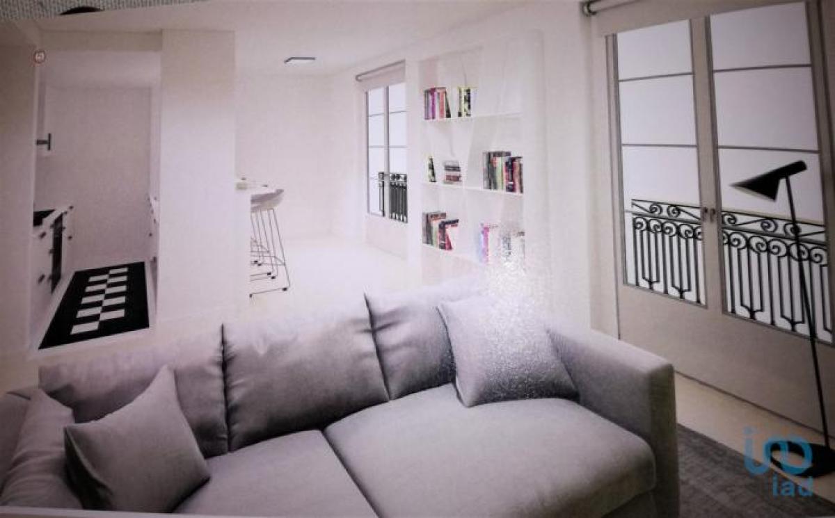 3 bedrooms Apartment in Lisbon, Portugal No. 2435