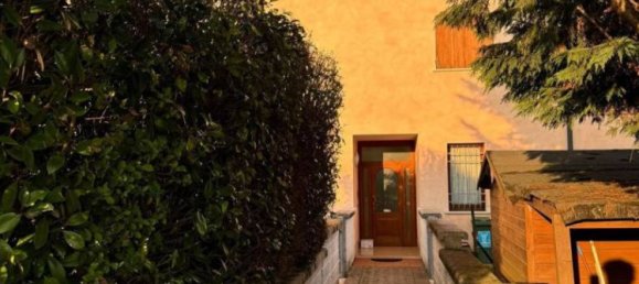 2 bedrooms Apartment in Curtatone, Italy No. 229929 12