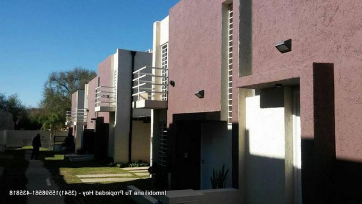 2 bedrooms Commercial property in Cordoba, Argentina No. 26117