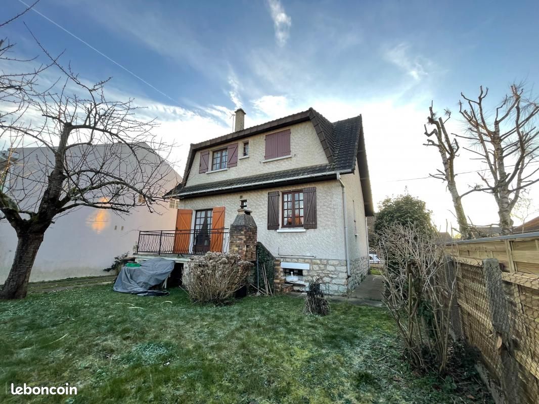 4 غرف نوم منزل في Sucy-en-Brie, France رقم 166401