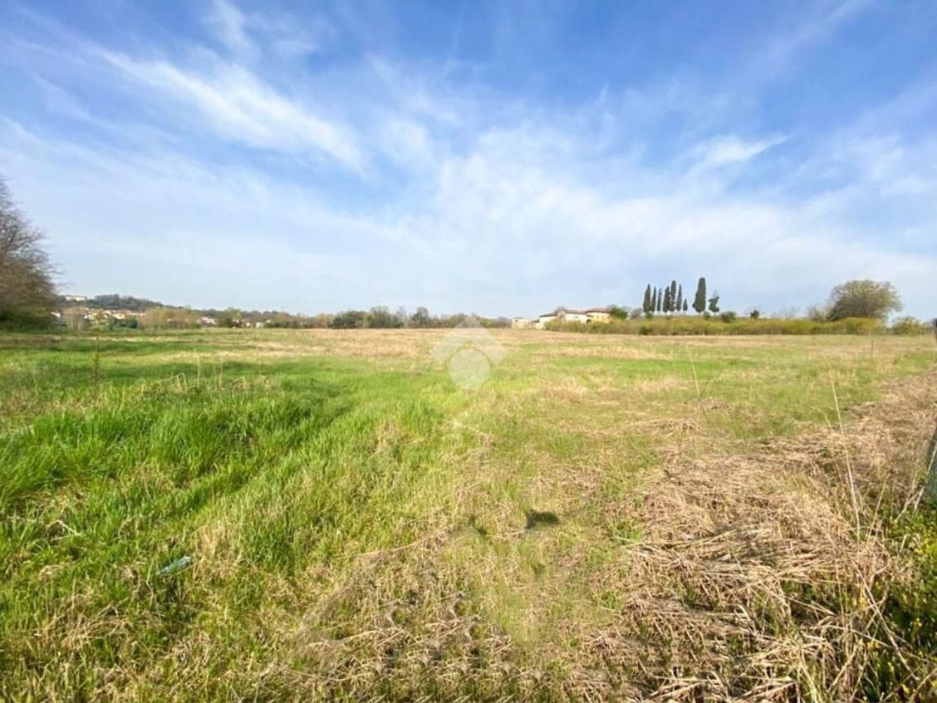 30000m² Land in Volta Mantovana, Italy No. 125814