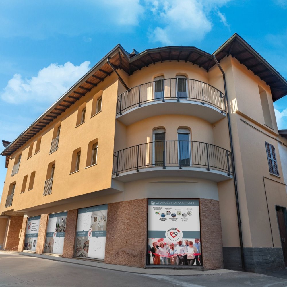 3 rooms Apartment in Gallarate, Italy No. 207543