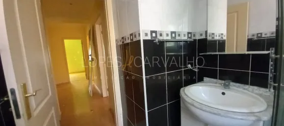 2 bedrooms Apartment in Amadora, Portugal No. 84043 15