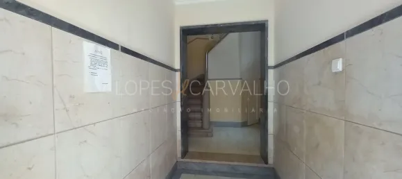 2 bedrooms Apartment in Amadora, Portugal No. 84043 3