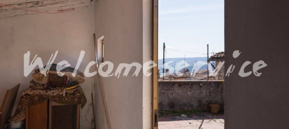 5 rooms Apartment in Todi, Italy No. 134023 4