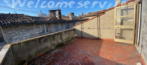 5 rooms Apartment in Todi, Italy No. 134023 3