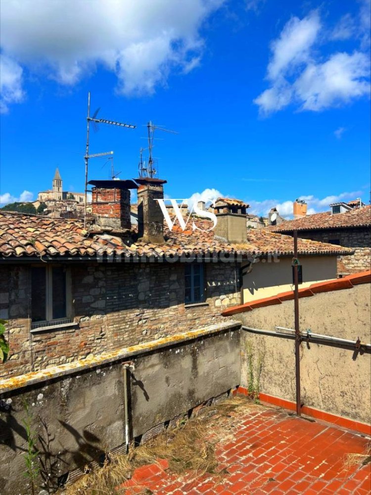 5 rooms Apartment in Todi, Italy No. 134023