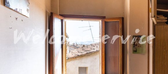 5 rooms Apartment in Todi, Italy No. 134023 14