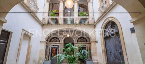 Квартира с 2 спальнями в Лечче, Италия № 129234 2