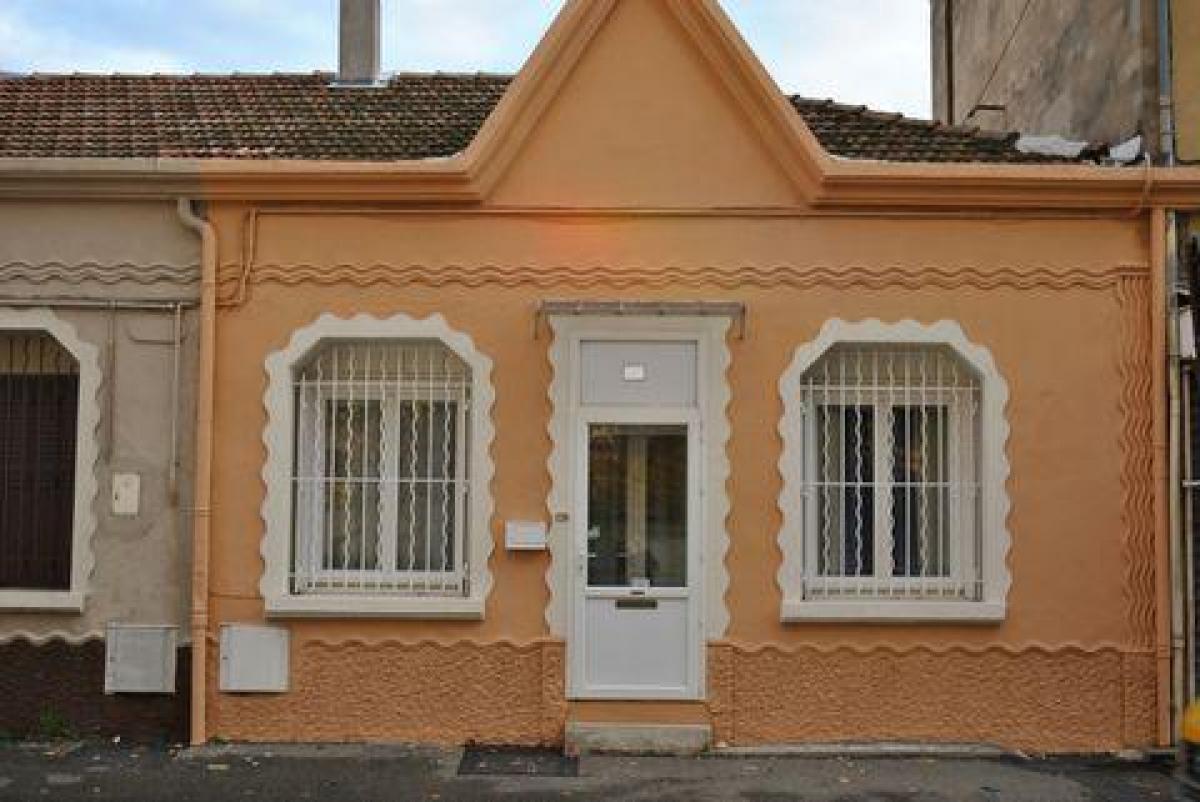 2 bedrooms House in Avignon, France No. 9302