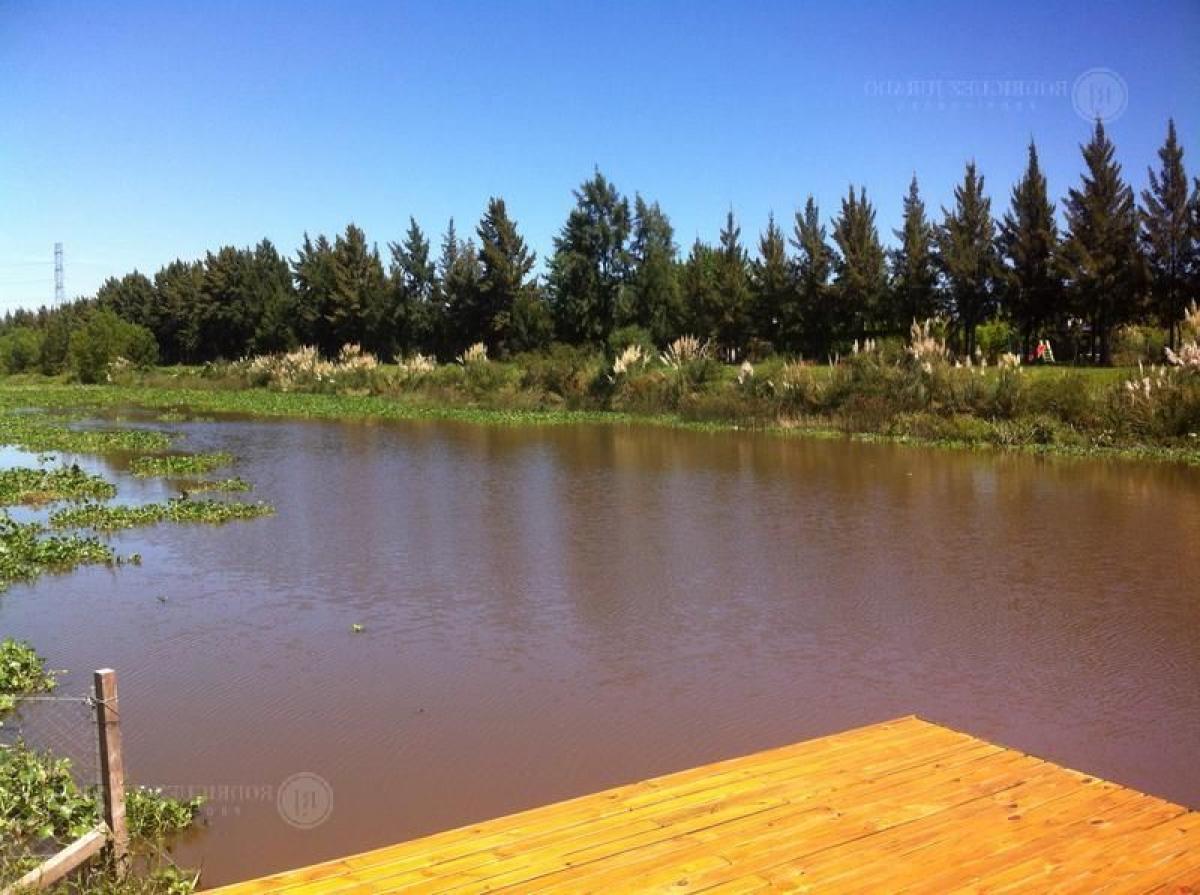  Land in Tigre, Argentina No. 121821