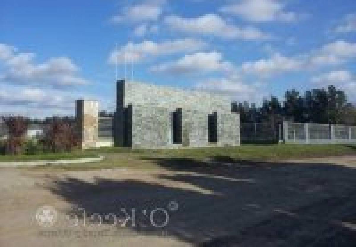  Land in Berazategui, Argentina No. 40303