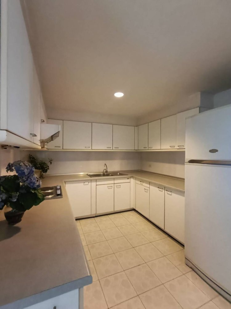 Apartamento com 4 quartos em condomínio em Yan Nawa, Thailand N.º 71433