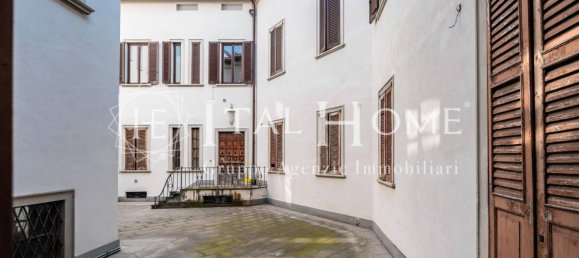 Квартира с 3 спальнями в Бергамо, Италия № 100395 4