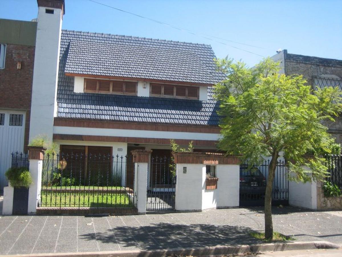 3 bedrooms House in Moron, Argentina No. 769