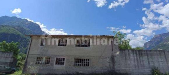 5-Zimmer Gebäude in Novate Mezzola, Italy, Nr. 277045 3