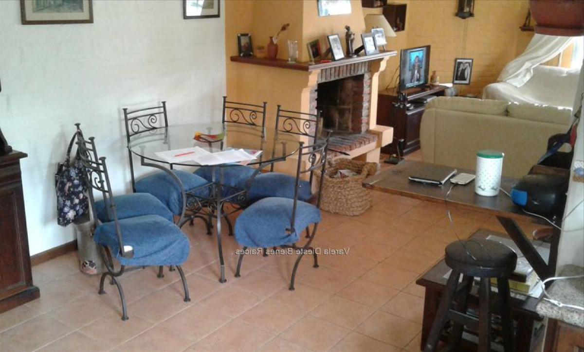 3 bedrooms House in Canelones, Uruguay No. 592