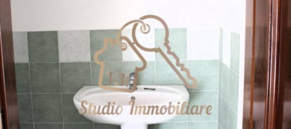 125m² Commercial property in Rome, Italy No. 113076 18