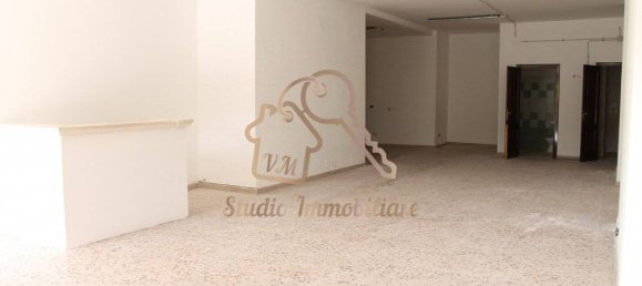 125m² Commercial property in Rome, Italy No. 113076 7