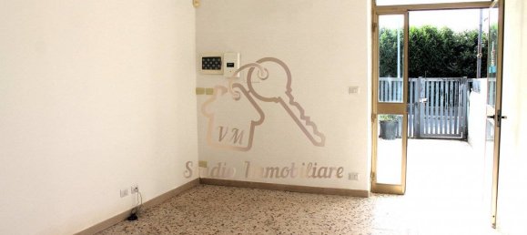 125m² Commercial property in Rome, Italy No. 113076 17