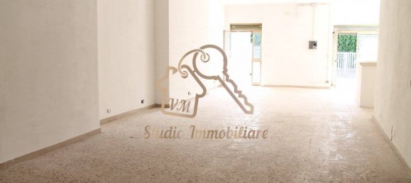 125m² Commercial property in Rome, Italy No. 113076 10