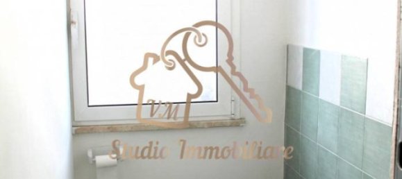 125m² Commercial property in Rome, Italy No. 113076 19