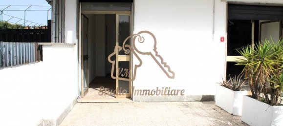 125m² Commercial property in Rome, Italy No. 113076 4