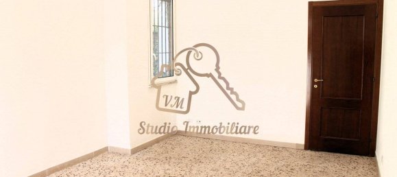 125m² Commercial property in Rome, Italy No. 113076 15