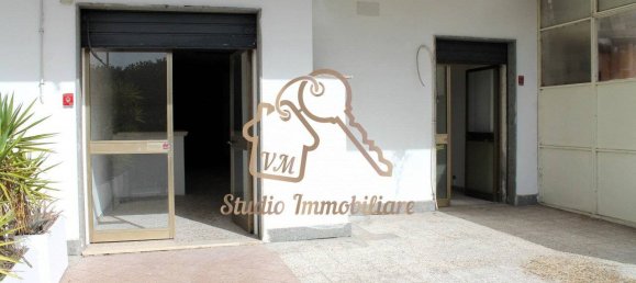 125m² Commercial property in Rome, Italy No. 113076 3