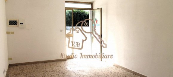 125m² Commercial property in Rome, Italy No. 113076 16