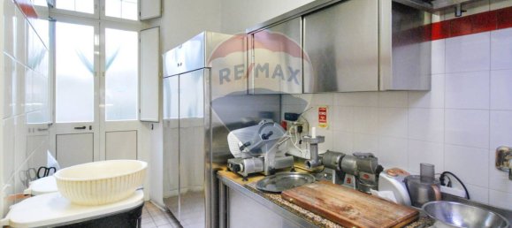 2 rooms Commercial property in Turin, Italy No. 265361 8