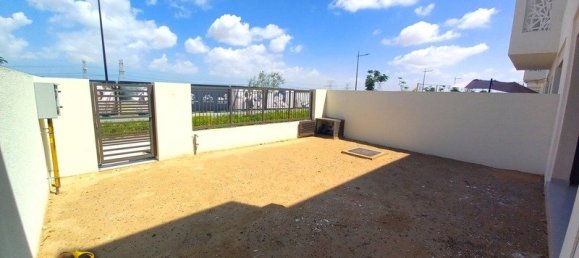 3 bedrooms Townhouse in Town Square, UAE No. 33783 4