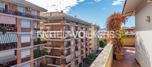 2 bedrooms Penthouse in Rome, Italy No. 273019 18