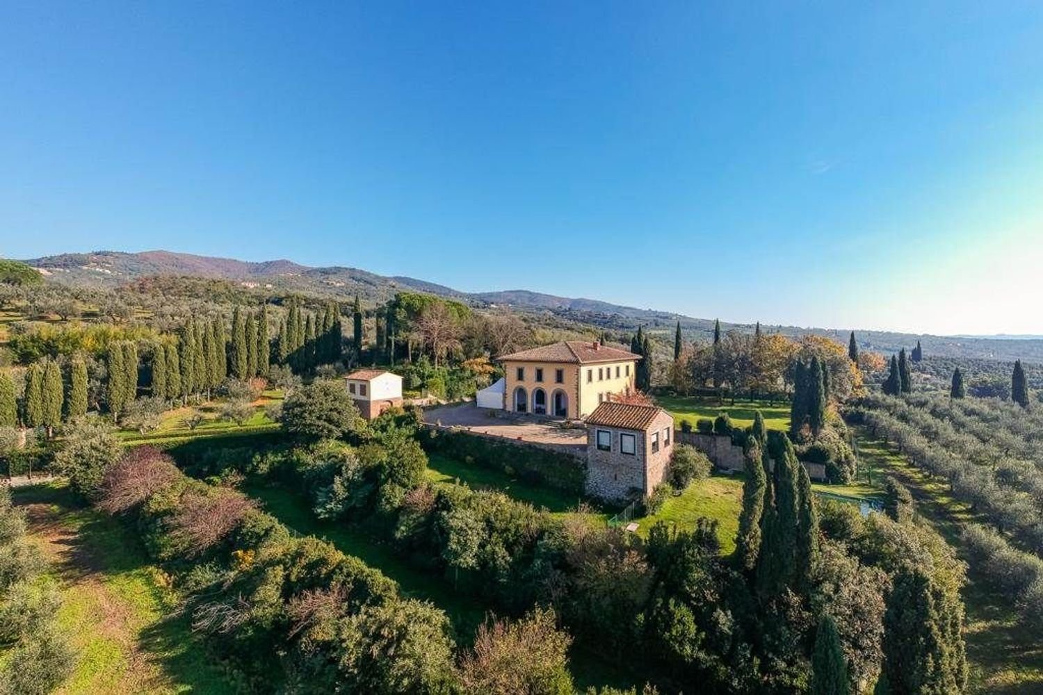 16غرفة فيلا في Vinci, Italy رقم 60020