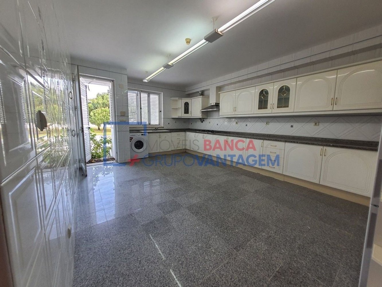 4 bedrooms House in Seixal, Portugal No. 19600