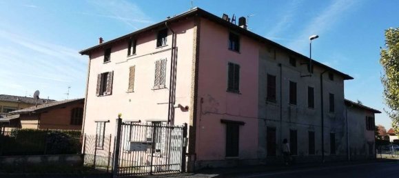 3 rooms Apartment in Besana in Brianza, Italy No. 3318 8
