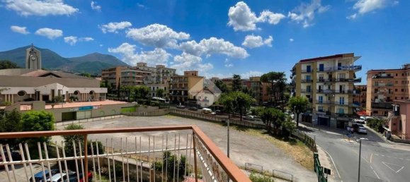 2 bedrooms Apartment in San Giorgio a Cremano, Italy No. 311579 8