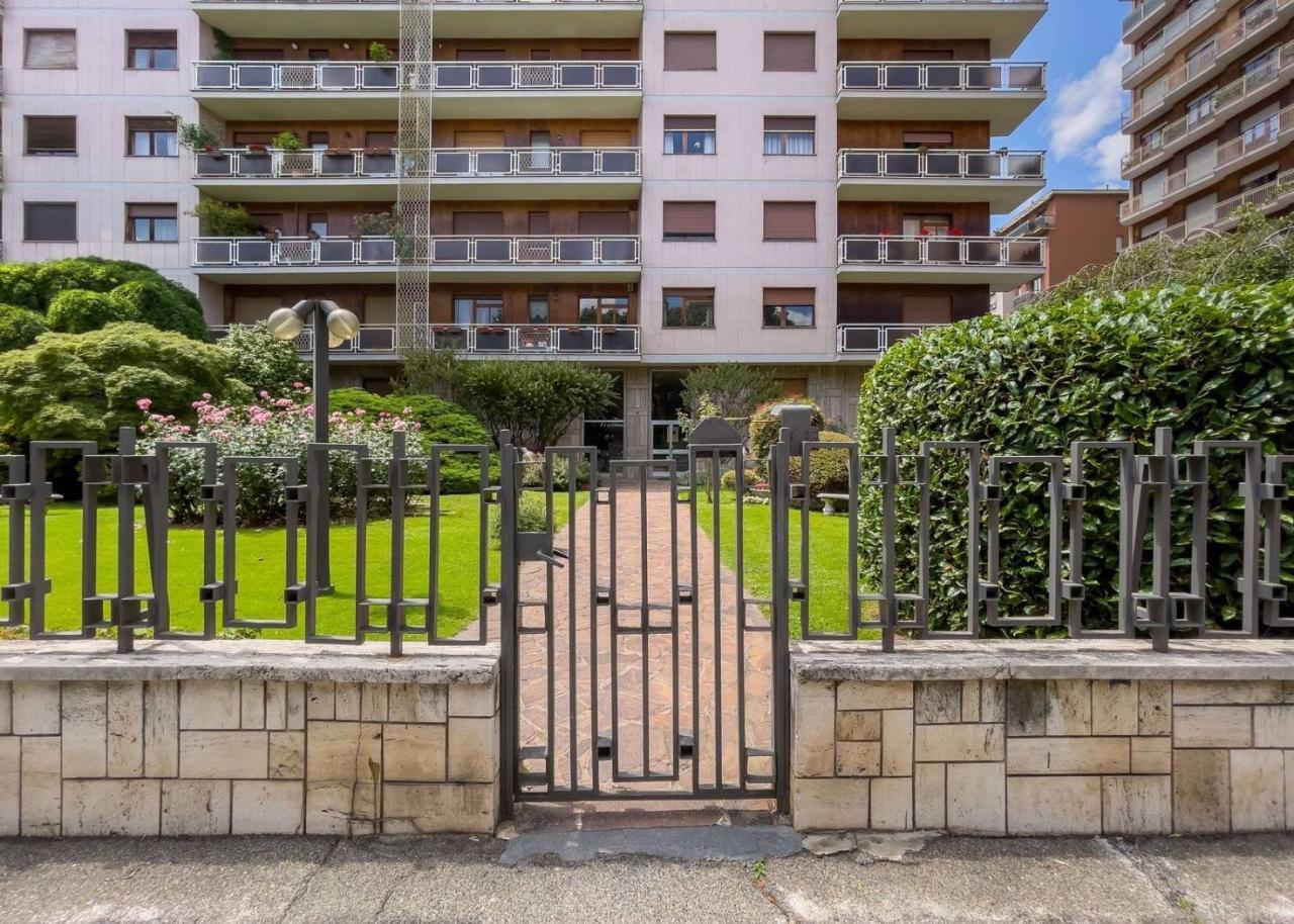 6 rooms Apartment in Turin, Italy No. 40441