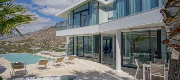 6 bedrooms Villa in Altea, Spain No. 12668 2