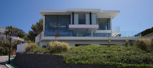 6 bedrooms Villa in Altea, Spain No. 12668 3